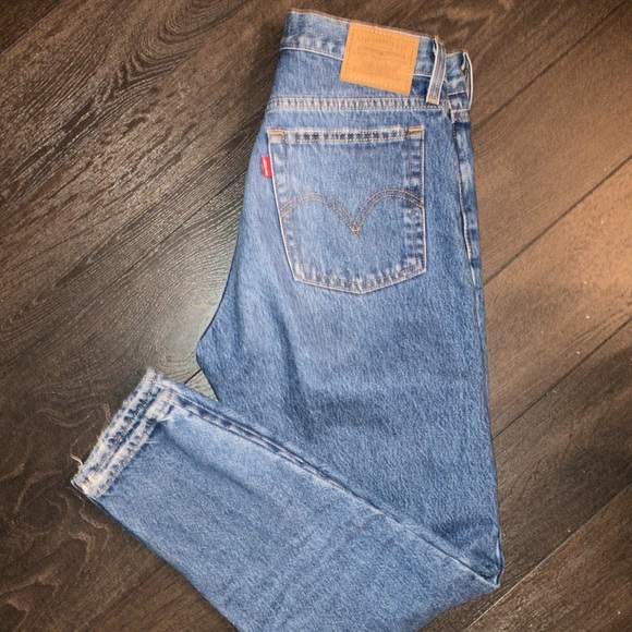 Levi's Denim - Levi’s distressed wedgie denim